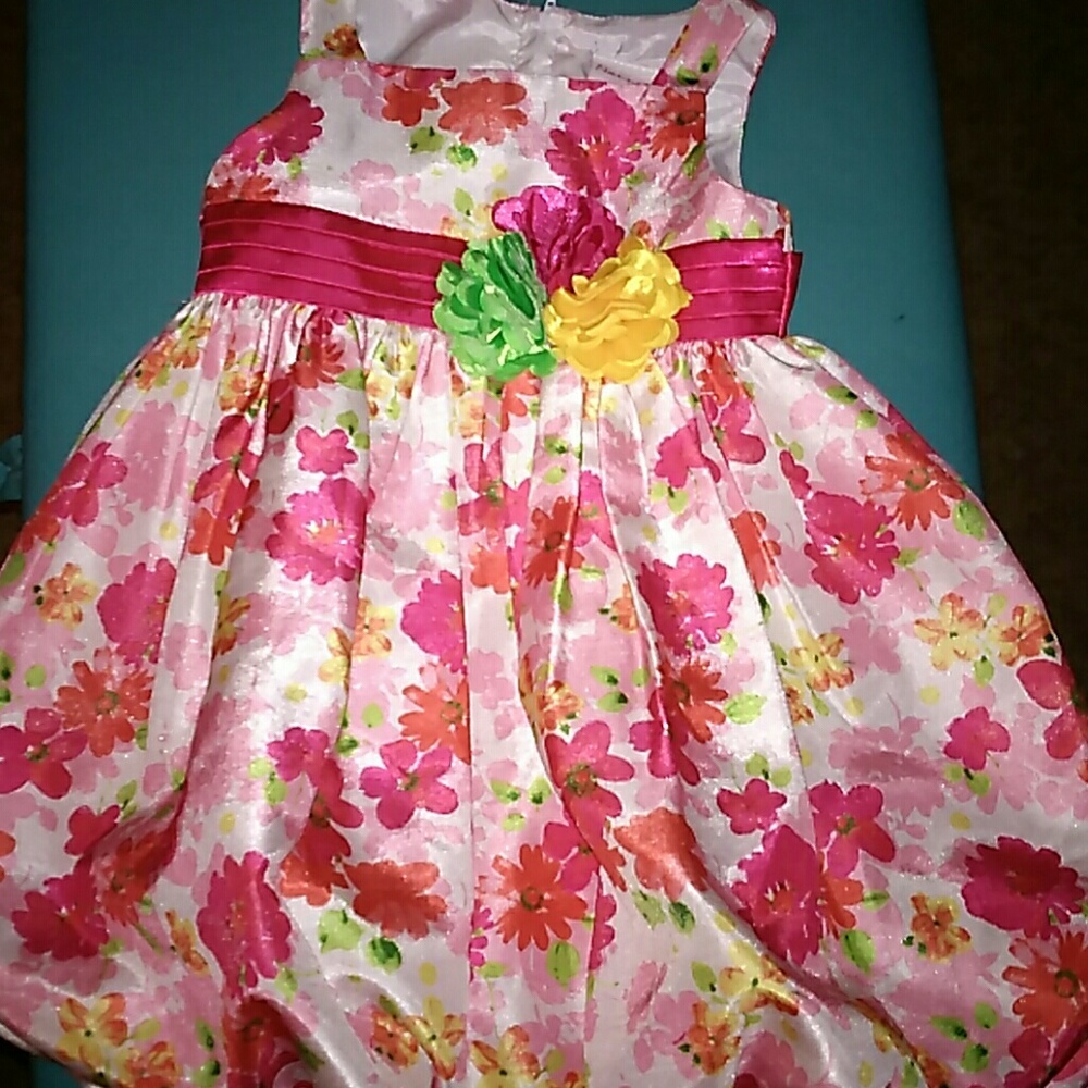 Girls dress